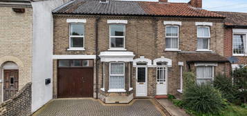 4 bed terraced house for sale