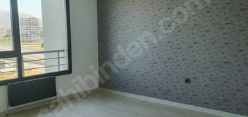 YAKUT GAYRİMENKULDEN YAKUT MAHALLESİNDE 4+1 KİRALIK DAİRE