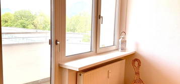 Charmante &amp; helle Garconniere mit Loggia/ Balkon und traumhaften Blick auf Maria Plain, inkl. Lift, Autostellplatz, Salzburg Liefering