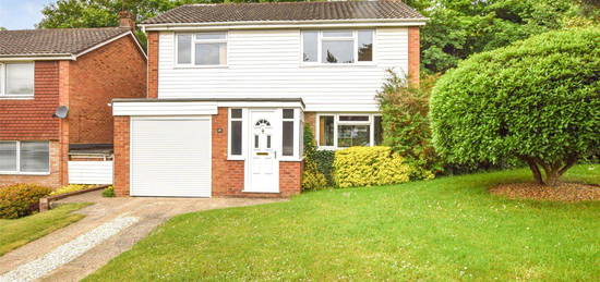 Detached house to rent in Abbey Way, Farnborough, Hampshire GU14