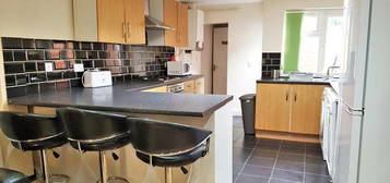 6 bedroom terraced house