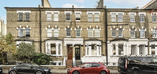 Flat for sale in St. Margarets Road, St Margarets, Twickenham TW1