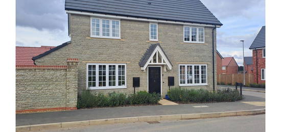 4 bed detached house for sale