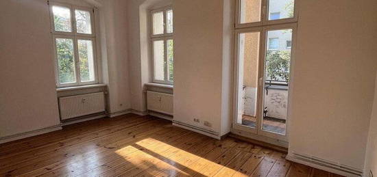 Sofort Bezugsfrei - 3-4-Zimmer-Albauwohnung mit Balkon - Provisionsfrei