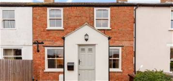 Cottage to rent in Henley Gardens, Bicester OX26