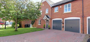 5 bedroom semi-detached house for sale