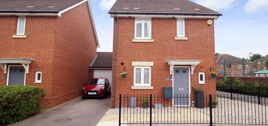 3 bed link detached house for sale