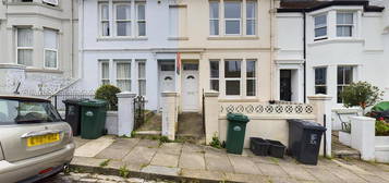 5 bedroom terraced house to rent