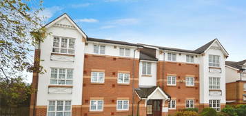 Flat to rent in Williams Drive, Hounslow TW3