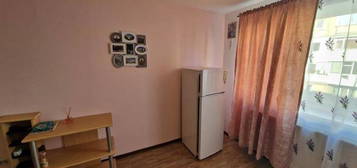 Proprietar/Vand apartament cu doua camere/Langa Cora Bacau