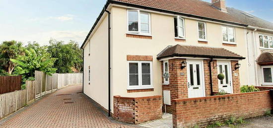 Semi-detached house for sale