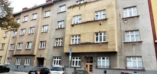 Byt 2+1, 61 m², Praha, 100 00