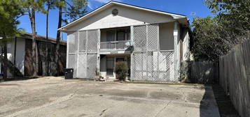 8225 Ned Ave #5, Baton Rouge, LA 70820