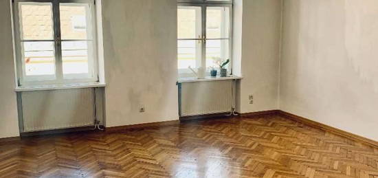 Stilvolle 3-Zimmer-Wohnung in Top-Lage mit historischer Loggia und modernem Komfort