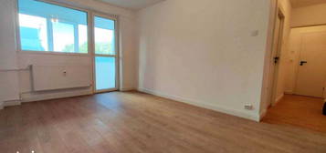 Apartament 3 Camere Etaj Intermediar Zona Pantelimon