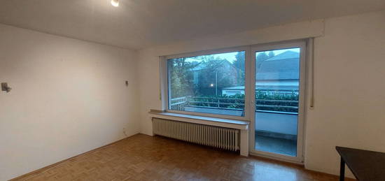 Schönes 1-Zimmer Apartment in ruhiger aber zentraler Lage mit separater Küche und Balkon