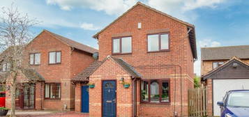 Detached house to rent in Willow Drive, Bicester OX26