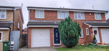 3 bedroom semi-detached house to rent