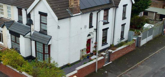 4 bedroom semi-detached house for sale