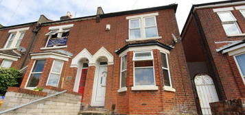 5 bedroom terraced house