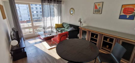 Appartement meublé  à louer, 4 pièces, 3 chambres, 79 m²