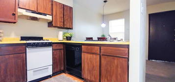 Spacious and Just- Updated 1-Bed Apartment in Quiet NE Cul-de-sac, 3209 Alta Monte Ct NE #4, Albuquerque, NM 87107