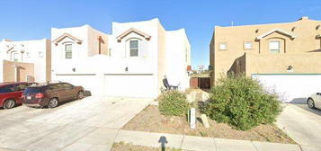 815 Mesa Del Rio St NW, Albuquerque, NM 87121