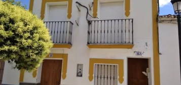 Casa adosada en calle Nava