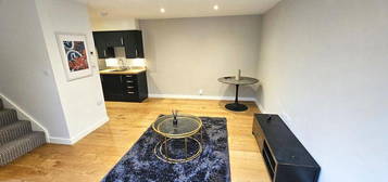 1 bedroom detached house to rent