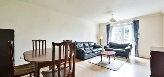 3 bedroom flat for sale