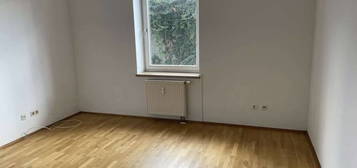 Erdgeschoss-Wohnung mit Stellplatz