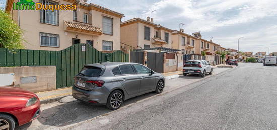 Casa adosada en venta en Jun