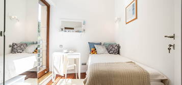 Room for a girl near Metro Wilanowska in Warsaw