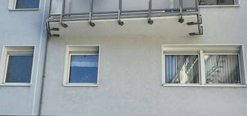 Frisch renoviert mit Tagelichtbad und Balkon