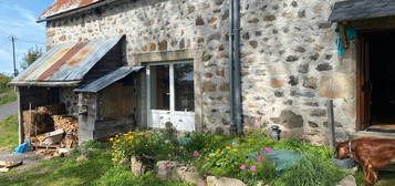 Maison à louer à l'année dans le Cantal