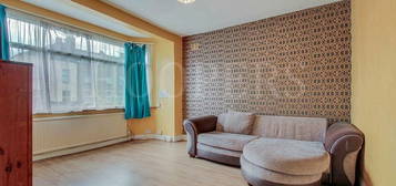 2 bedroom maisonette for sale