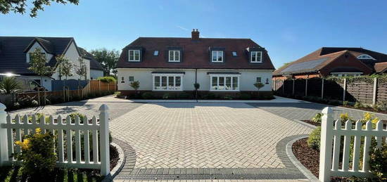 3 bedroom semi-detached house