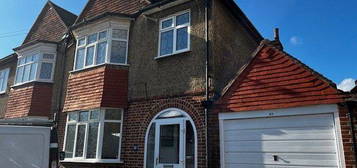 4 bed semi-detached house to rent