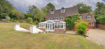 6 bedroom detached house for sale