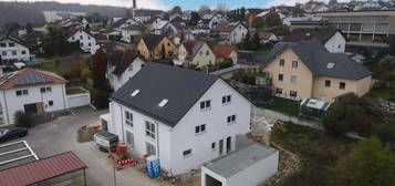 Wohnglück in Massivbauweise: Moderne Neubau-Doppelhaushälfte mit Einliegerwhg. in Giengen/Burgberg