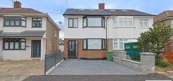 4 bedroom semi-detached house to rent