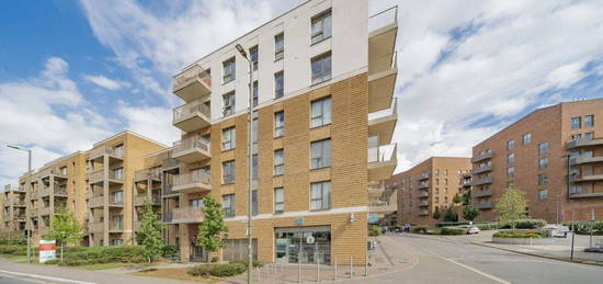 Flat for sale in Bittacy Hill, London NW7