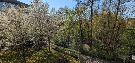 Barrierefreie, moderne 3-Zimmer-Wohnung mit Südbalkon und herrlichem Blick auf den Aurachpark