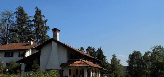 Casale/cascina in vendita in via Ghevio