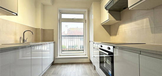 Flat to rent in Wish Road, Hove, East Sussex BN3