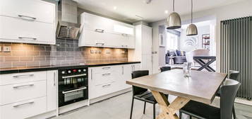 Maisonette to rent in Rostrevor Mews, Munster Village SW6