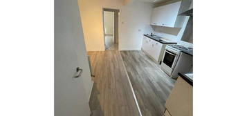 3 bed flat to rent