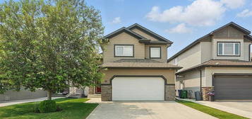 111 E Stephenson Cres, Red Deer, AB T4R 0L6