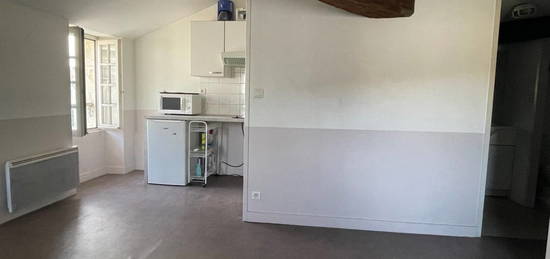 Studio  à louer, 1 pièce, 26 m², Étage 2/2