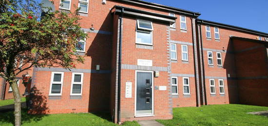 Flat to rent in Oakwood Mews, Montonfields Road, Eccles M30